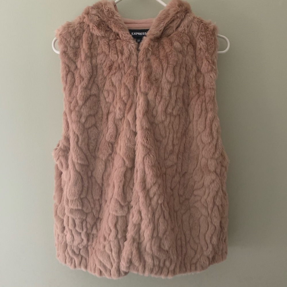 💕 Beautiful Express pink vest! Brand new! 💕